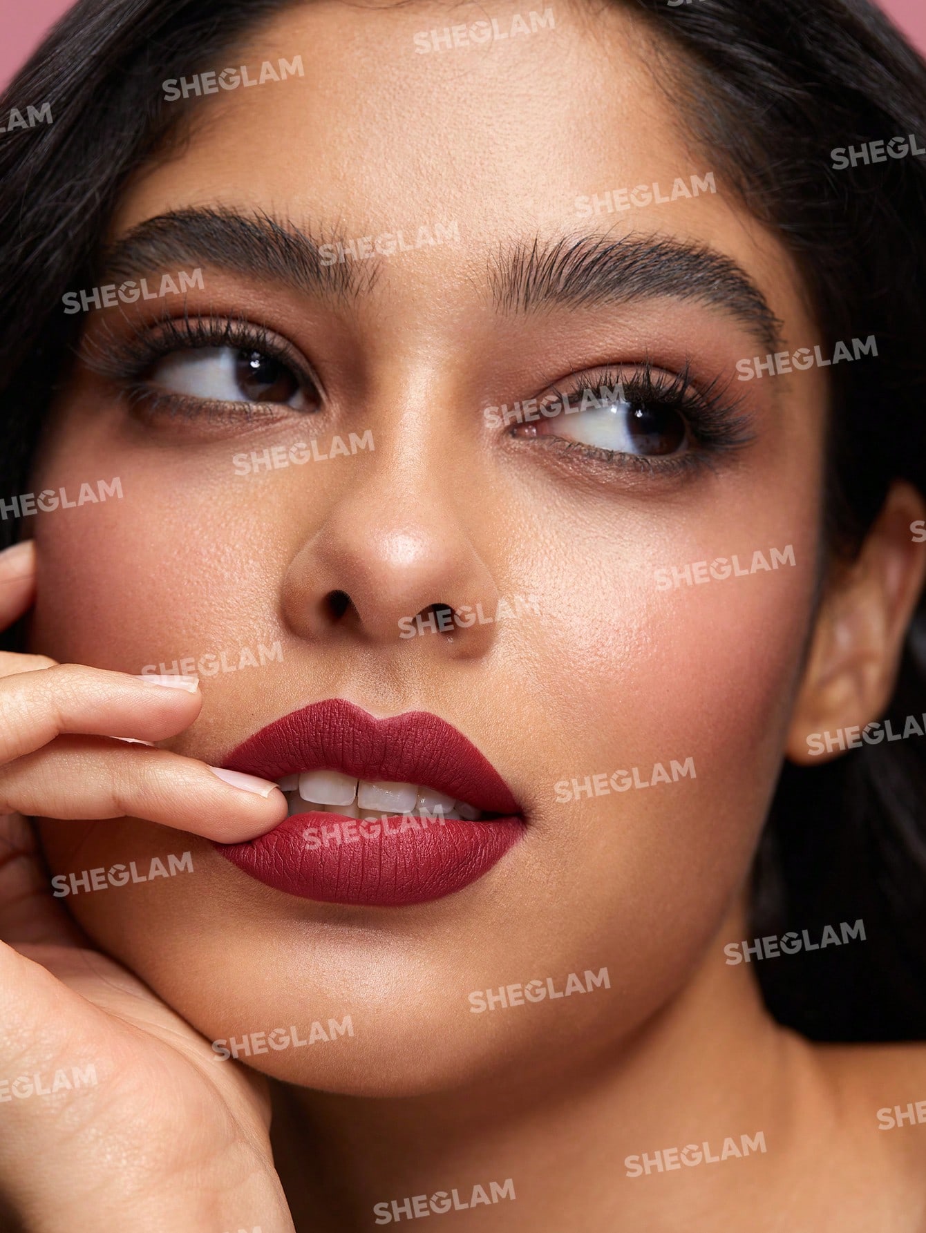 رژلب مات شیگلم Matte Allure رنگ Carnival 530