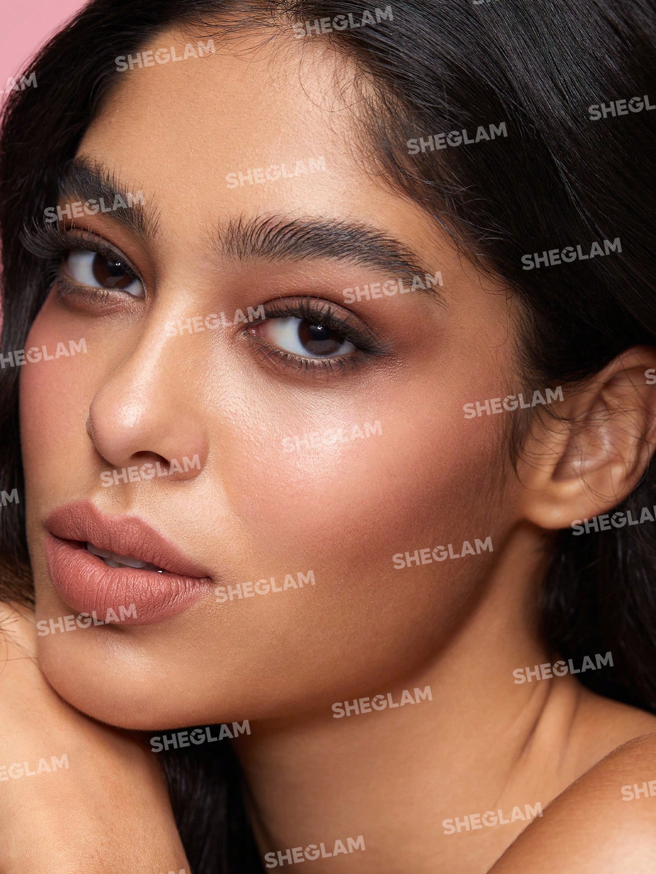 رژلب مات شیگلم Matte Allure رنگ Self-Made Babe