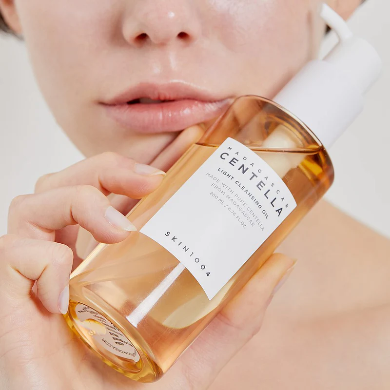 شوینده روغنی سنتلا LIGHT CLEANSING OIL حجم 200