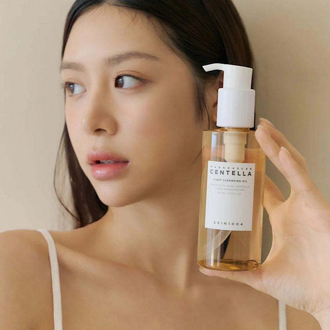 شوینده روغنی سنتلا LIGHT CLEANSING OIL حجم 200
