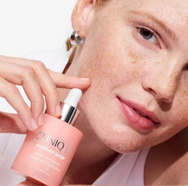 سرم آبرسان و روشن کننده کلینیک MOISTURE SURGE حجم 50